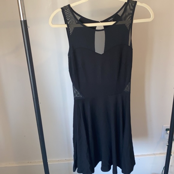 Guess black dress - Picture 2 of 3